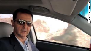 الأسد  يتفاخر بالانتصار في الغوطة بقيادة السيارة في المناطق المُستردّة